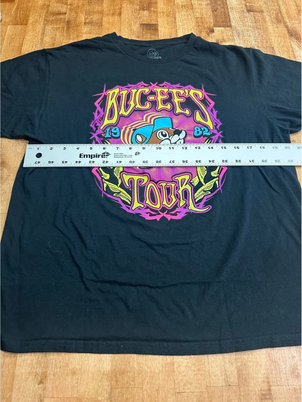Buc-ee's Tour 1982-2002 Black Graphic T-Shirt Large